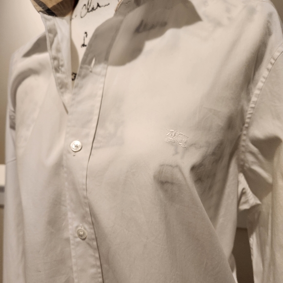 Burberry - Picture 7 of 9